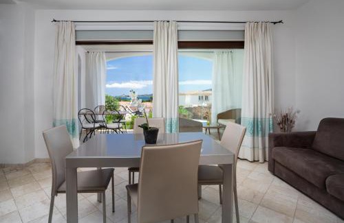 Cannigione House | Oceanfront Le Maree Apartments: Guest Rated 9.1/10