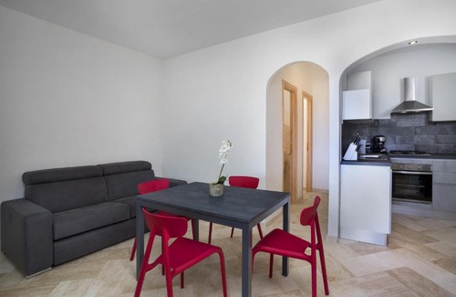 Cannigione House | Oceanfront Le Maree Apartments: Guest Rated 9.1/10