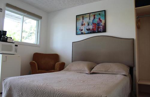 Vaudreuil Hotel | Pet-Friendly Comfort at Le Marigot - Perfect for Families