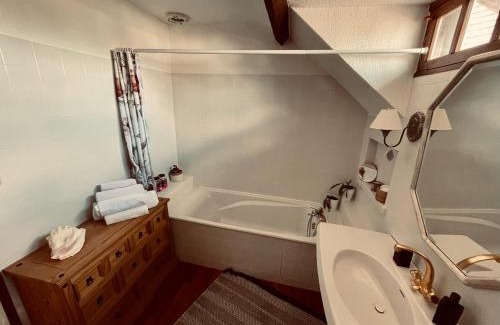 Vendat Bed & Breakfast | Experience Oceanfront Bliss at Le Mas aux Papillons