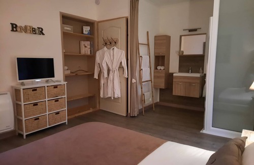 Malves-en-Minervois Bed & Breakfast | Le Mas Blanc room with private terrace
