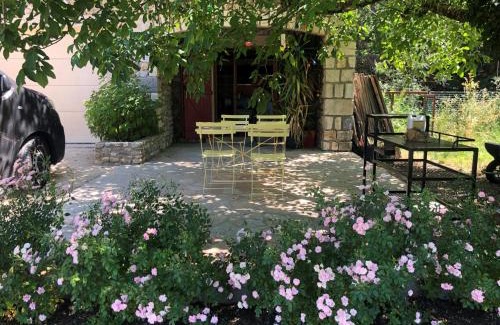 Saint-Victor-de-Malcap Bed & Breakfast | Experience Oceanfront Bliss at Le Mas Charamèlia