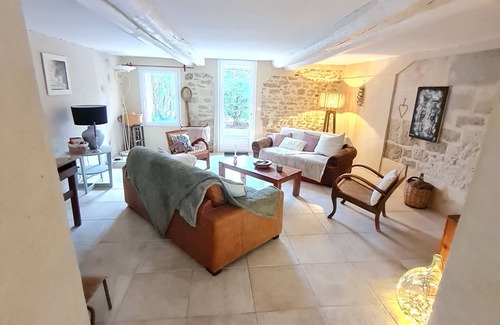 Grillon Other | Experience the Beauty of Provence at Le Mas de la Dame Jeanne