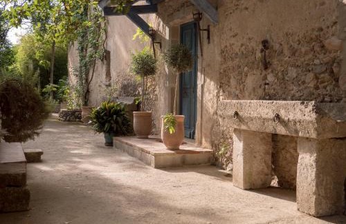 Bages Bed & Breakfast | Beautiful Le Mas de la Prade with Oceanfront Pool Retreat