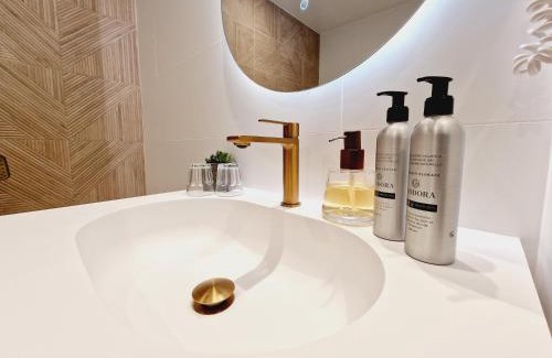 Mougins Bed & Breakfast | Relax at Le Mas de Mougins with Ocean View & Pool