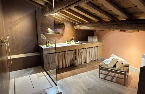 Le Sambuc Hotel | Experience Le Mas De Peint: 5-Star Retreat with Spa & Pool