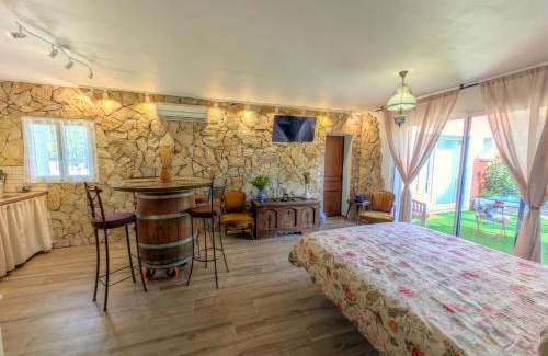 Le Cannet-des-Maures Apartment | Le Mas de Provence