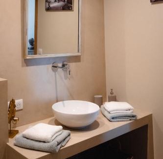 Roussillon Bed & Breakfast | Experience Bliss at Le Mas de Roussillon - 9.5/10 Rated