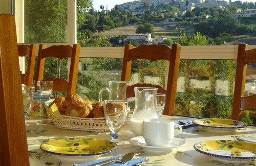 Saint-Paul-de-Vence House | Discover Le Mas des Amandiers: Pet-Friendly Pool Retreat