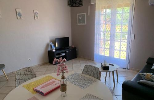 Le Temple-sur-Lot House | Discover Le Mas Des Cerisiers: Family-Friendly Oasis