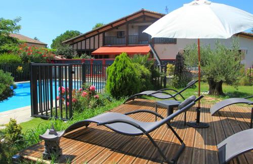 Le Temple-sur-Lot House | Discover Le Mas Des Cerisiers: Family-Friendly Oasis