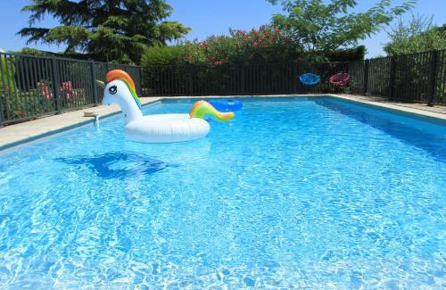 Le Temple-sur-Lot House | Discover Le Mas Des Cerisiers: Family-Friendly Oasis