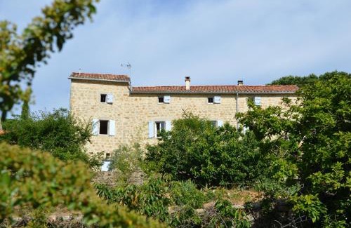 Saint-Paul-le-Jeune Bed & Breakfast | Explore Oceanfront Comfort at Le Mas des Monèdes