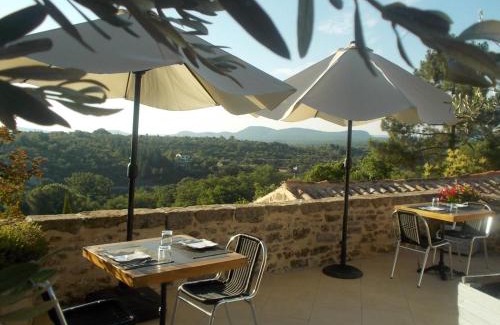 Saint-Paul-le-Jeune Bed & Breakfast | Explore Oceanfront Comfort at Le Mas des Monèdes