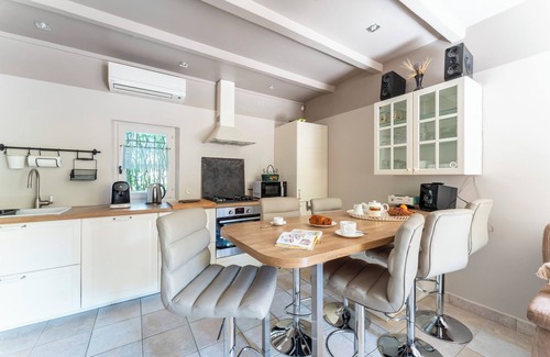 Graveson House | Relax at Le Mas Des Pins with Pool, Spa & Family Amenities