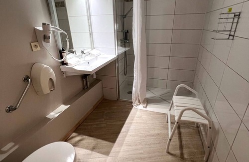Fourques Hotel | Experience Relaxation at Le Mas des Ponts d'Arles Hotel