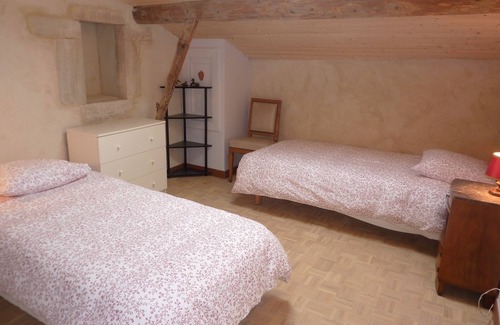 Aubussargues Bed & Breakfast | Relax at Le Mas des Sages with Pool & Family-Friendly Amenities