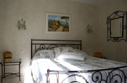 Trans-en-Provence Bed & Breakfast | Escape to Le Mas des Tarentes Amidst Vineyards and Woods