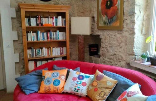 Dions Bed & Breakfast | Experience Oceanfront Bliss at Le Mas du Coquelicot
