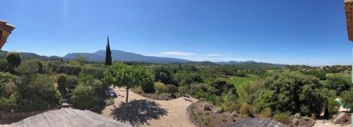 Merindol-les-Oliviers House | Relax at Le Mas du Rocher with Pool & Hot Tub Access