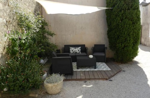 Maubec Apartment | Relax at Le Maset des Aires with Luberon Views & Hot Tub