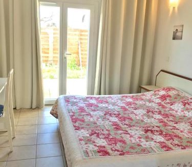 Saintes-Maries-de-la-Mer Hotel | Inviting Le Maset: Oceanfront Stay with Pool & Pet-Friendly