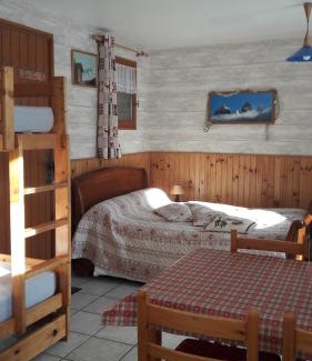 Les Bottieres Apartment | Family-Friendly Retreat at Le Maurillon - Rated 9/10!