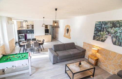 Saint-Paul-Trois-Chateaux Apartment | Discover Family-Friendly Comfort at Le Mazagran Hotel