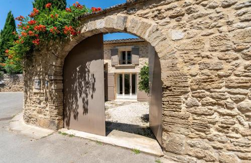 Cabrieres-d'Avignon House | Family-Friendly Retreat at Le Mazet de Cabrières-d'Avignon