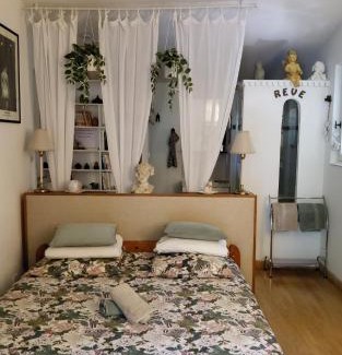 Monteux House | Oceanfront Escape at Le Mazet des Beaujots - Rated 9/10