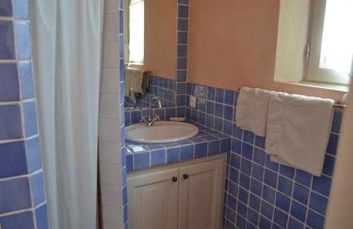 Les Restanques Bed & Breakfast | Experience Le Mazet des Mûres - Guest Rated 9.3/10
