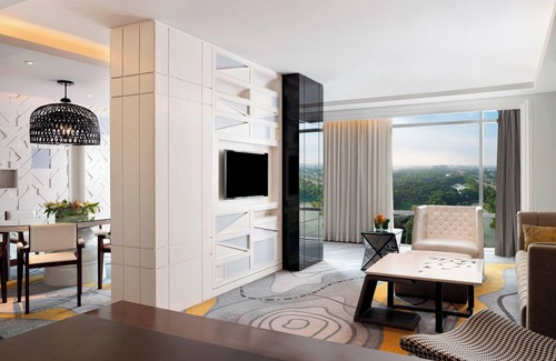 Dhaka Resort | Elegant Le Meridien Dhaka: 5-Star Hotel with Pool & Spa