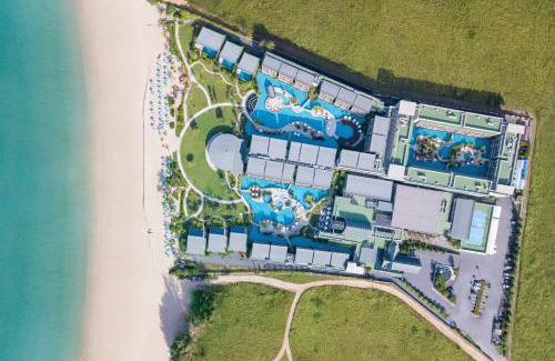 Takua Pa Resort | Discover Le Meridien Khao Lak Resort & Spa: Oceanfront Bliss