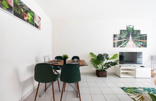 Port Marianne Apartment | Oceanfront Comfort at Le Messidor - Rives du Lez Hotel