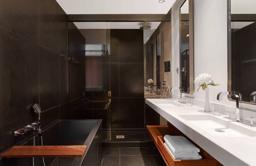 Porte-Dauphine Hotel | Elegant Le Metropolitan Paris Tour Eiffel - 5-Star Luxury Stay