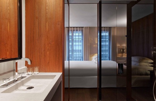 Porte-Dauphine Hotel | Elegant Le Metropolitan Paris Tour Eiffel - 5-Star Luxury Stay