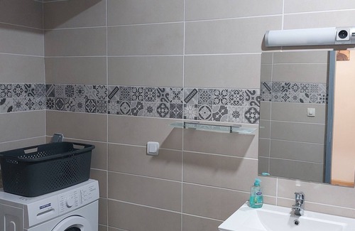 Piton Saint-Leu Apartment | Sunny Getaway in the Heart of Town - Family Friendly Stay