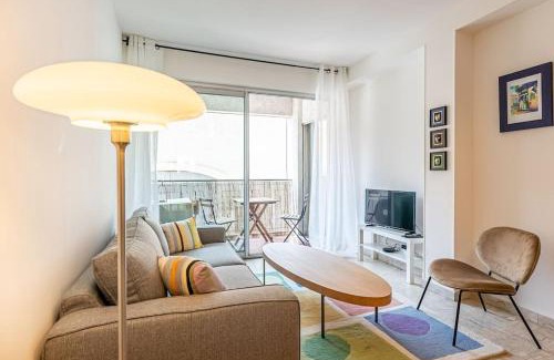 Gambetta Apartment | Experience Le Meyrueis: Family-Friendly Retreat in City Center