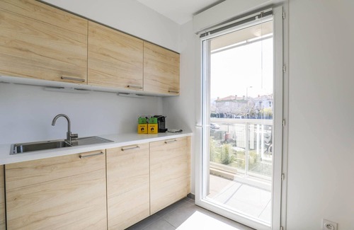Mazargues Apartment | Enjoy Oceanfront Comfort at Le Michelet with Terrace