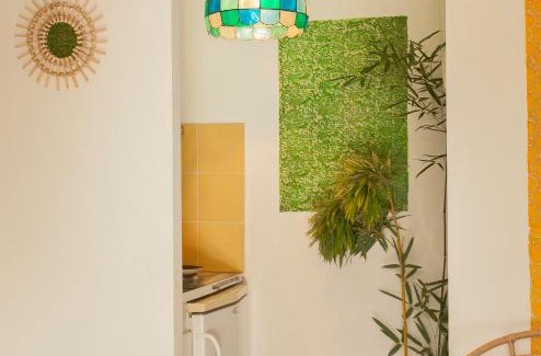 Bastia House | Pet-Friendly Retreat: Le Mini Cottage Rated 9/10 by Guests