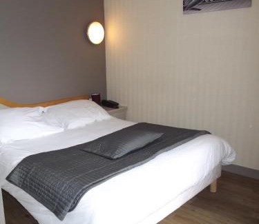 Vitre Hotel | Discover Family-Friendly Comfort at Le Minotel