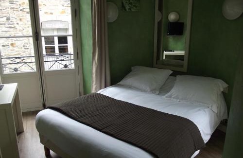 Vitre Hotel | Discover Family-Friendly Comfort at Le Minotel