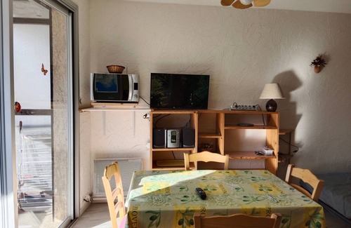 Embrun Apartment | Scenic Le Mirador Studio with Balcony and Lake Views
