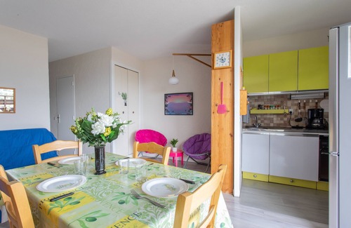 Embrun Apartment | Scenic Le Mirador Studio with Balcony and Lake Views