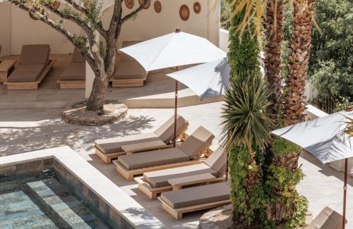 Bormes-Les-Mimosas Hotel | Discover Le Mirage: 4-Star Oceanfront Retreat with Pool