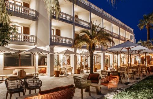 Bormes-Les-Mimosas Hotel | Discover Le Mirage: 4-Star Oceanfront Retreat with Pool