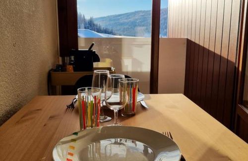 Mijoux Apartment | Experience Comfort at Le Montagnard - Child Friendly Stay