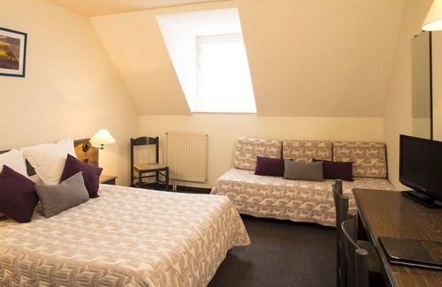 Esquieze-Sere Hotel | Discover Le Montaigu: Family-Friendly Stay with Spa