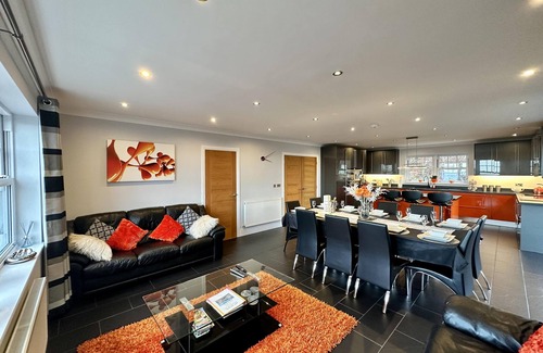 Llanddulas House | Serene House with Ocean Views on the North Wales Coast