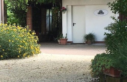Monzambano Bed & Breakfast | Stay at Le Motelle - Room 30 with Breakfast & Hot Tub